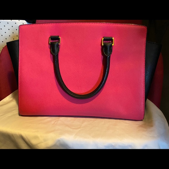 *SOLD* Michael Kors Selma Large Bag - Picture 4 of 7